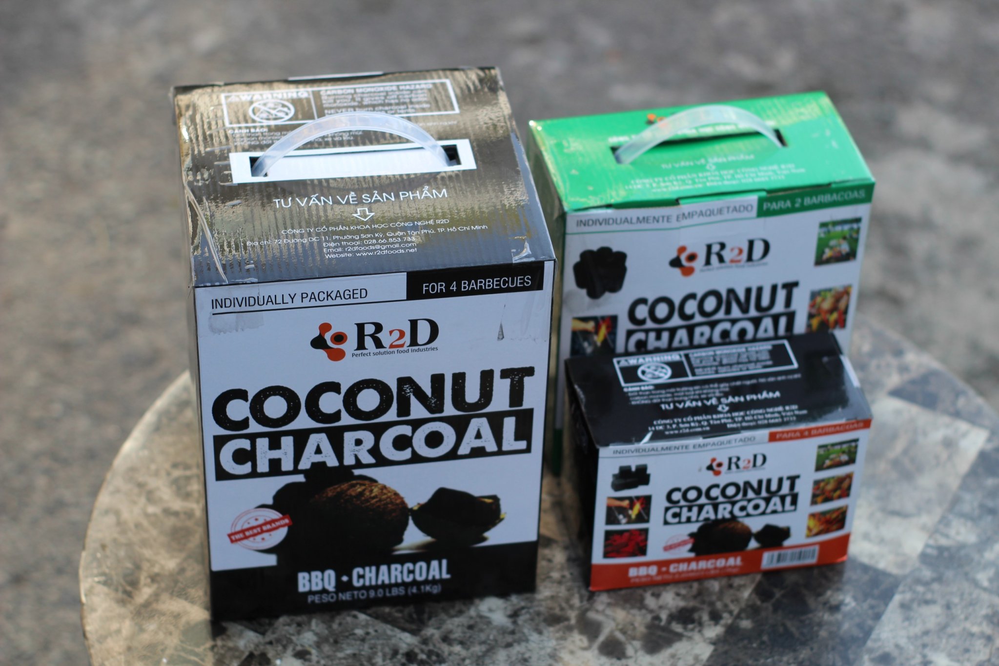 Combo 3 hộp than không khói làm từ Gáo dừa chính hãng R2D dùng cho tiệc nướng BBQ (tổng 7 kg than) an toàn cho sức khoẻ