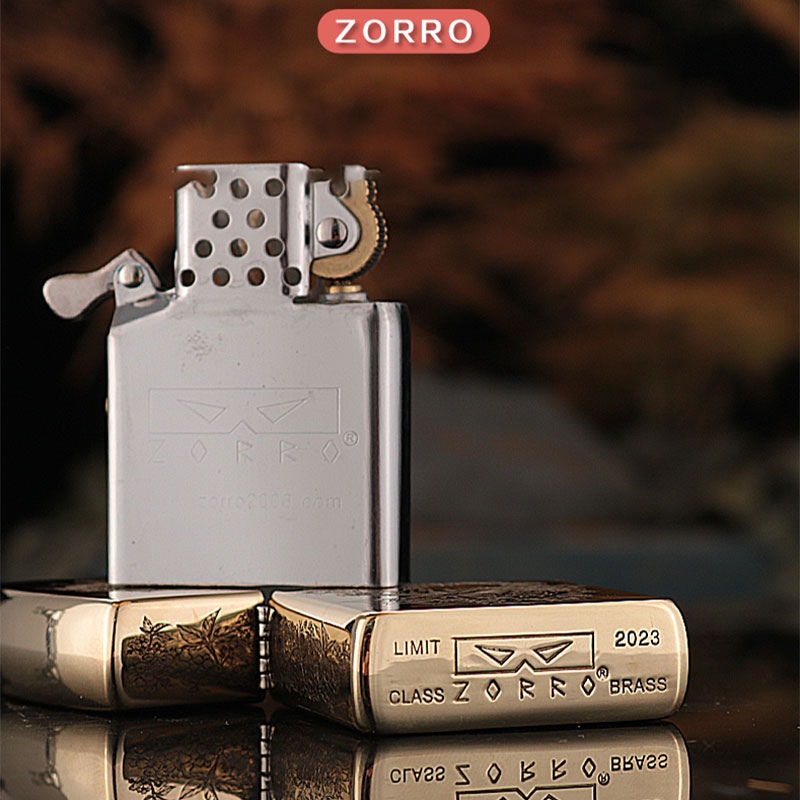 Vỏ Hột Quẹt Bật Lửa Xăng Đá Zorro Z2-1029 Khảm Trai Họa Tiết Cỏ 4 Lá May Mắn (Không Có Xăng)