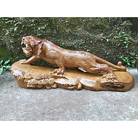 Tượng con hổ bằng gỗ mun đuôi công liền khối kt 50×20×12cm