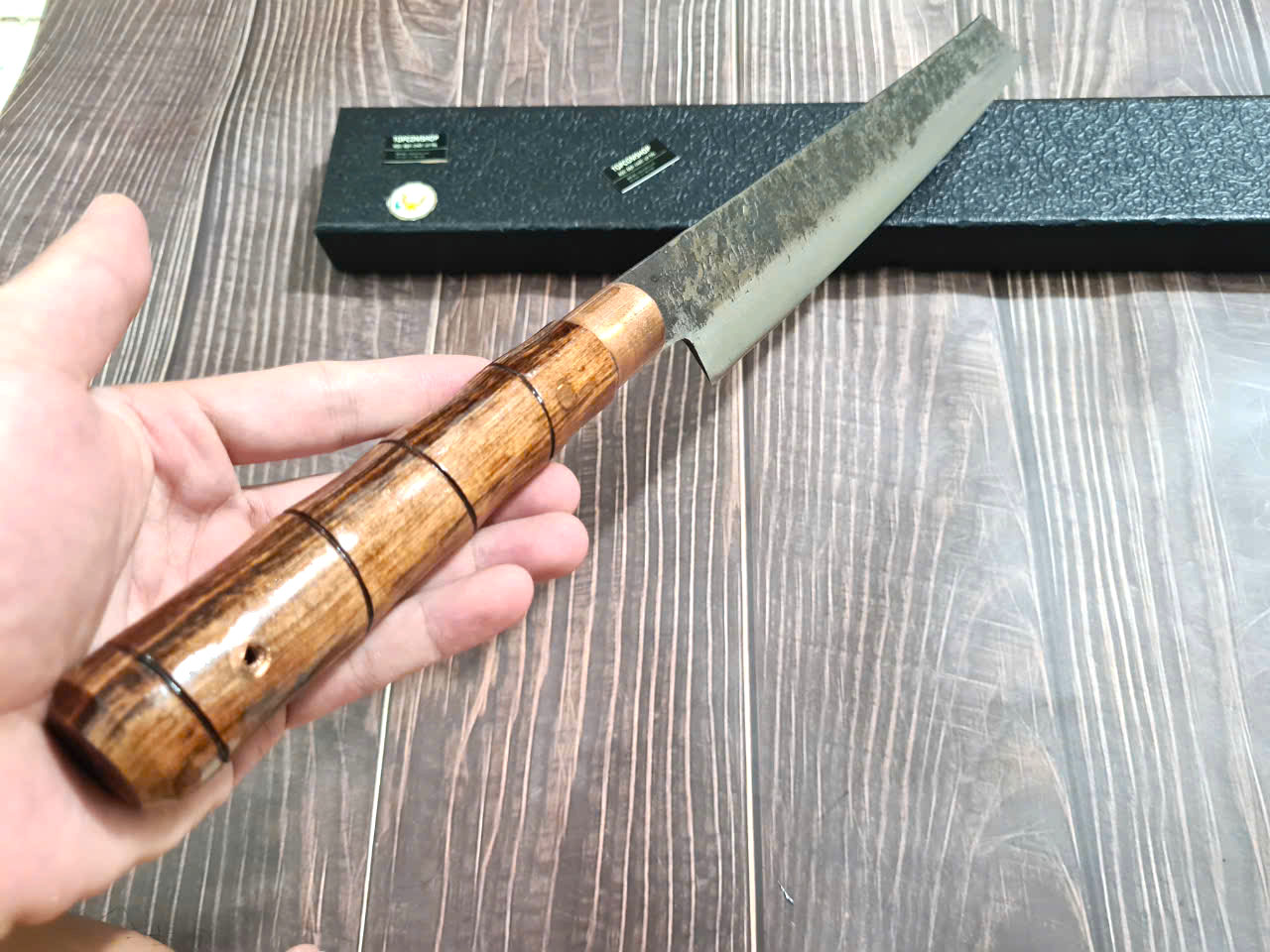 DAO BẾP PHÚC SEN - DAO BẾP SASHIMI MẶT HOA VĂN MÃ Sk1 N4