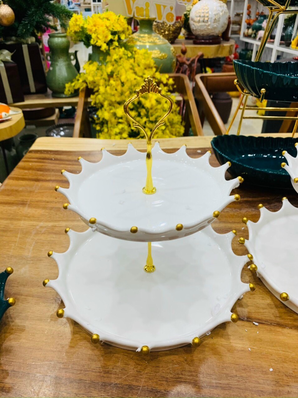 KHAY ĐỰNG BÁNH KẸO HOA QUẢ HAI TẦNG BẰNG SỨ CAO CẤP VIỀN VƯƠNG MIỆN - ANTH659