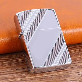 Vỏ Hột Quẹt Bật Lửa Hộp Quẹt Xăng Đá Zorro Z8775B Họa Tiết Logo Chéo Dùng Xăng Bấc Đá Cao Cấp - Nhiều Màu