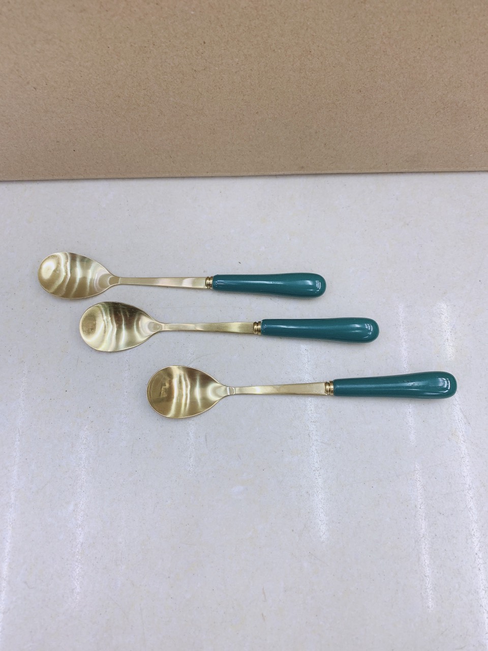 COMBO 10 THÌA CÁN SỨ CAMELIA THÂN MẠ VÀNG PHA TRÀ CÀ PHÊ - ANTH422