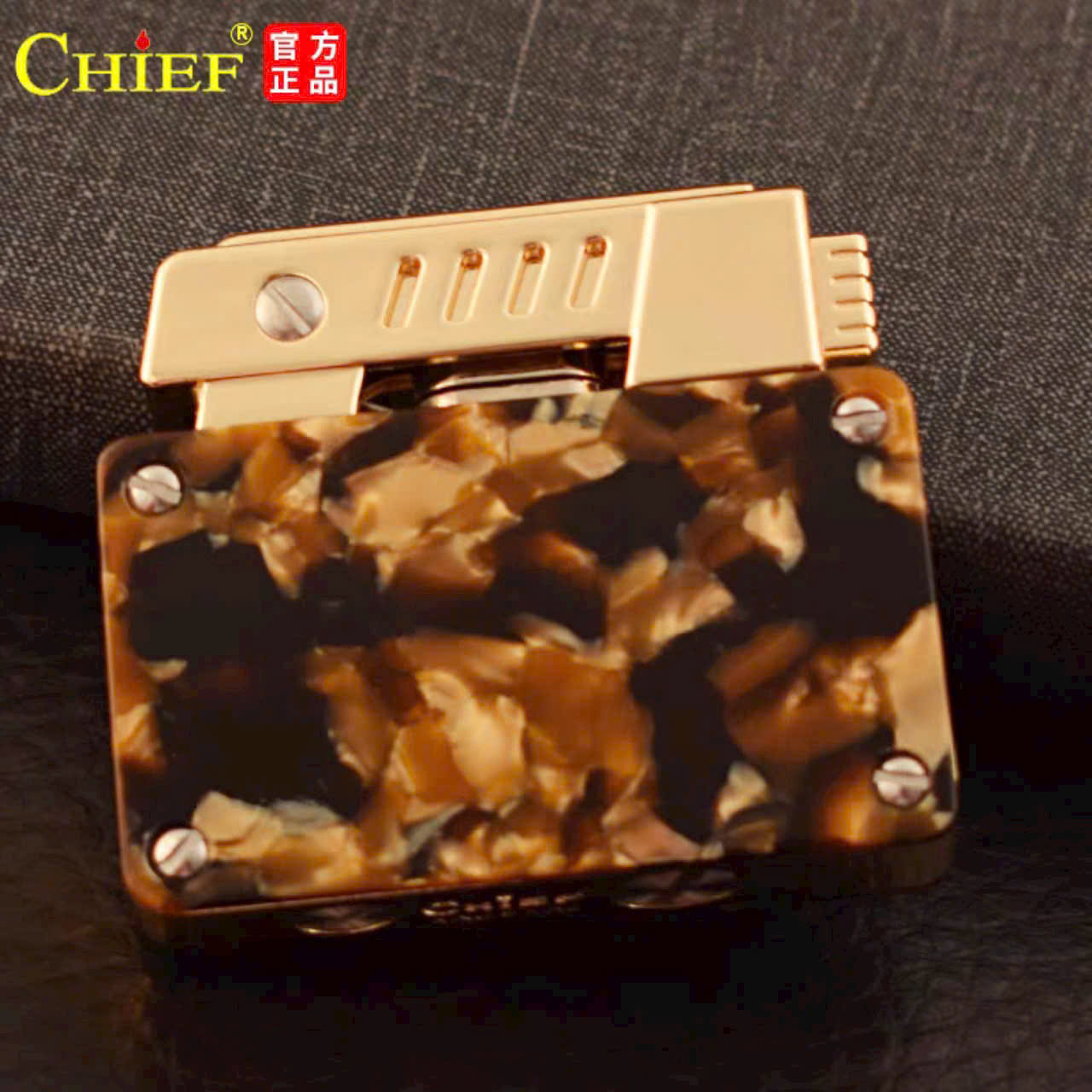 Vỏ hộp quẹt bật lửa xăng đá CF-707 có 2 đầu bấc đánh lửa, khóa chốt an toàn