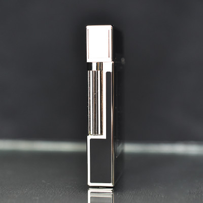 Vỏ Hột Quẹt Bật Lửa Upon D151T Họa Tiết Sơn Mài Đen Ô Vuông Bạc Đẹp Lạ - Dùng Gas Đá Cao Cấp