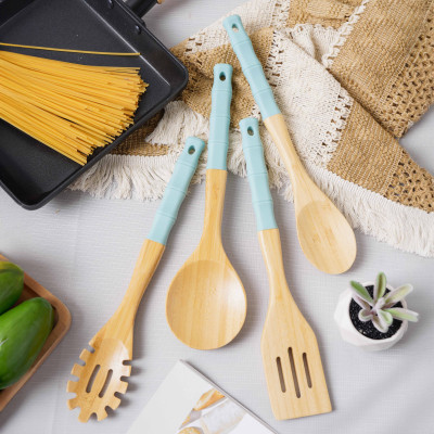 Xẻng gỗ chiên xào có rãnh