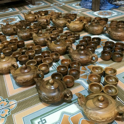 Bộ bình trà ( ấm chén ) bằng gỗ bách xanh tự nhiên 