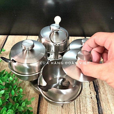 Bộ Hủ Đựng Gia Vị Nhà bếp, Lọ Đựng Gia Vị - Inox 304 C.Lượng - 4 Hủ Kèm Khay Đựng. Đồ dùng nhà bếp. Chuyên phục vụ Sp Gi