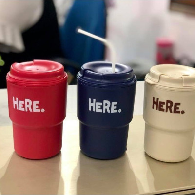 Ly cốc có nắp tiện lợi, giữ nhiệt nóng lạnh đều được 320ml, chất liệu nhựa PP (màu kem)