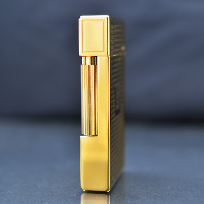 Vỏ Hột Quẹt Bật Lửa Upon Gas Đá D136V Họa Tiết Kẻ Cách Điệu Chữ D ở Giữa Màu Vàng - Dùng Gas Đá Cao Cấp