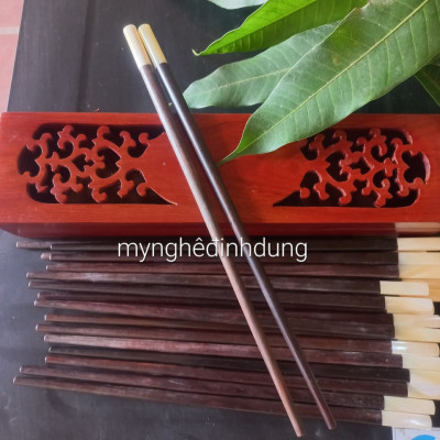 Bộ đũa ăn cao cấp bằng gỗ trắc đỏ đen + hộp đựng đũa gỗ hương 