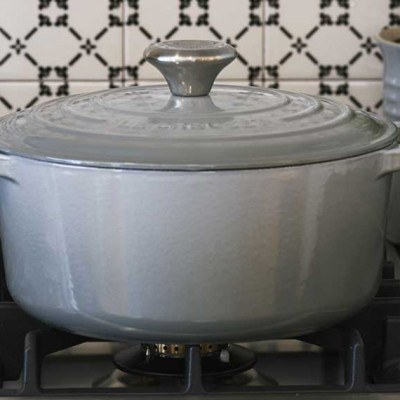 Nồi gang Le Creuset Bräter rund Evo 24cm Nebelgrau màu xám Hàng Chính Hãng