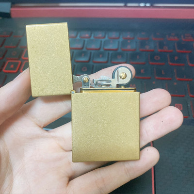 Vỏ Hột Quẹt Bật Lửa Xăng Đá Calories Y158 đẹp độc lạ - dùng xăng bấc đá cao cấp ( giao màu ngẫu nhiên )