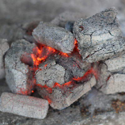 Than nướng không khói làm từ Gáo dừa chính hãng R2D hộp 2Kg an toàn cho người dùng