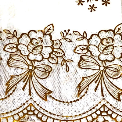 Khăn Trải Bàn PAULEE WLG 751 (150 x 228 cm) hoa văn phủ nhũ vàng, không thấm nước