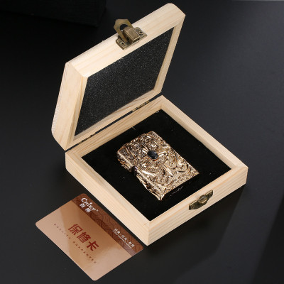 Vỏ Hột Quẹt Bật Lửa Xăng Đá Chief CF1025 Hình Chữ Thập Hoa văn Đẹp Độc Lạ Sang Trọng - Dùng Xăng Bấc Đá Cao Cấp