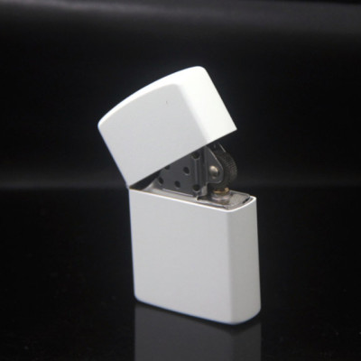 Vỏ Hộp Quẹt Bật Lửa Xăng Đá Zorro Z6007B Thiết Kế Đẹp Độc Lạ - Dùng Xăng Bấc Đá Cao Cấp