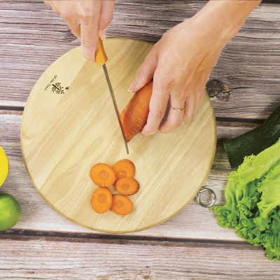Thớt gỗ hình tròn có khoen - Size trung 25 x 25 x 1.8 - Gỗ Đức Thành - 01051 - Đạt chứng nhận vệ sinh an toàn thực phẩm