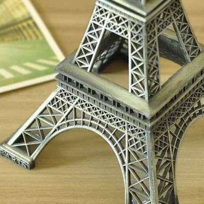 Mô hình tháp Eiffel cao 32 cm (màu vàng rêu)