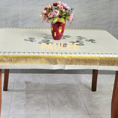 Khăn trải bàn W.751 90x150 cm, hoa văn nổi - nhũ vàng sang trọng không thấm nước, dễ làm sạch