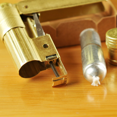 Vỏ Hột Quẹt Bật Lửa Xăng Đá Imco 6700A Bằng Đồng Thiết Kế Nhỏ Gọn Đẹp Độc Lạ - Dùng Xăng Bấc Đá Cao Cấp