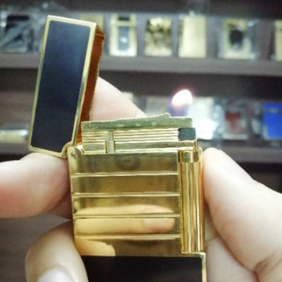 Vỏ Hột Quẹt Bật Lửa Upon D321V Họa Tiết Sơn Mài Đen Kẻ Ngang Đẹp Độc Lạ - Dùng Gas Đá Cao Cấp