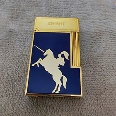 Vỏ Hột Quẹt Bật Lửa Gas Đá KNIGHT 2 Mộc Đáy Ốp Sơn Mài Xanh Họa Tiết Kỵ Sỹ La Mã Cực Đẹp