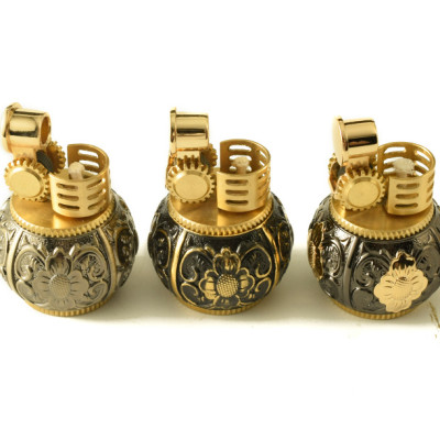 Vỏ Hột Quẹt Bật Lửa Zorro Z583 Mini Thiết Kế Độc Lạ Với Hoa Văn Cổ Nổi Nhiều Màu - Dùng Xăng Bấc Đá Cao Cấp