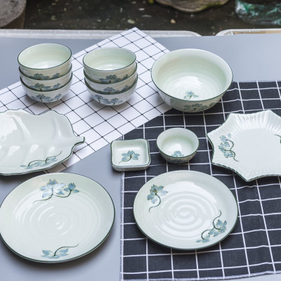 Bộ sản phẩm đồ ăn vẽ hoa sen gốm sứ Bát Tràng( 13 món)