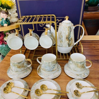 BỘ ẤM CHÉN PHA TRÀ TRẮNG VÂN ĐÁ CẨM THẠCH CÓ ĐĨA TÁCH KÈM GIÁ TREO CỐC