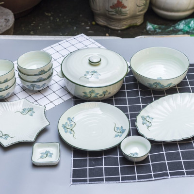 Bộ sản phẩm đồ ăn vẽ hoa sen gốm sứ Bát Tràng( 13 món)