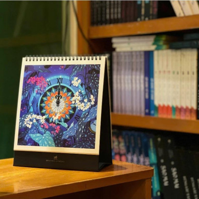 Lịch Để Bàn Ất Tỵ 2025 - Khu Vườn Văn Chương Kèm Túi Đựng Lịch