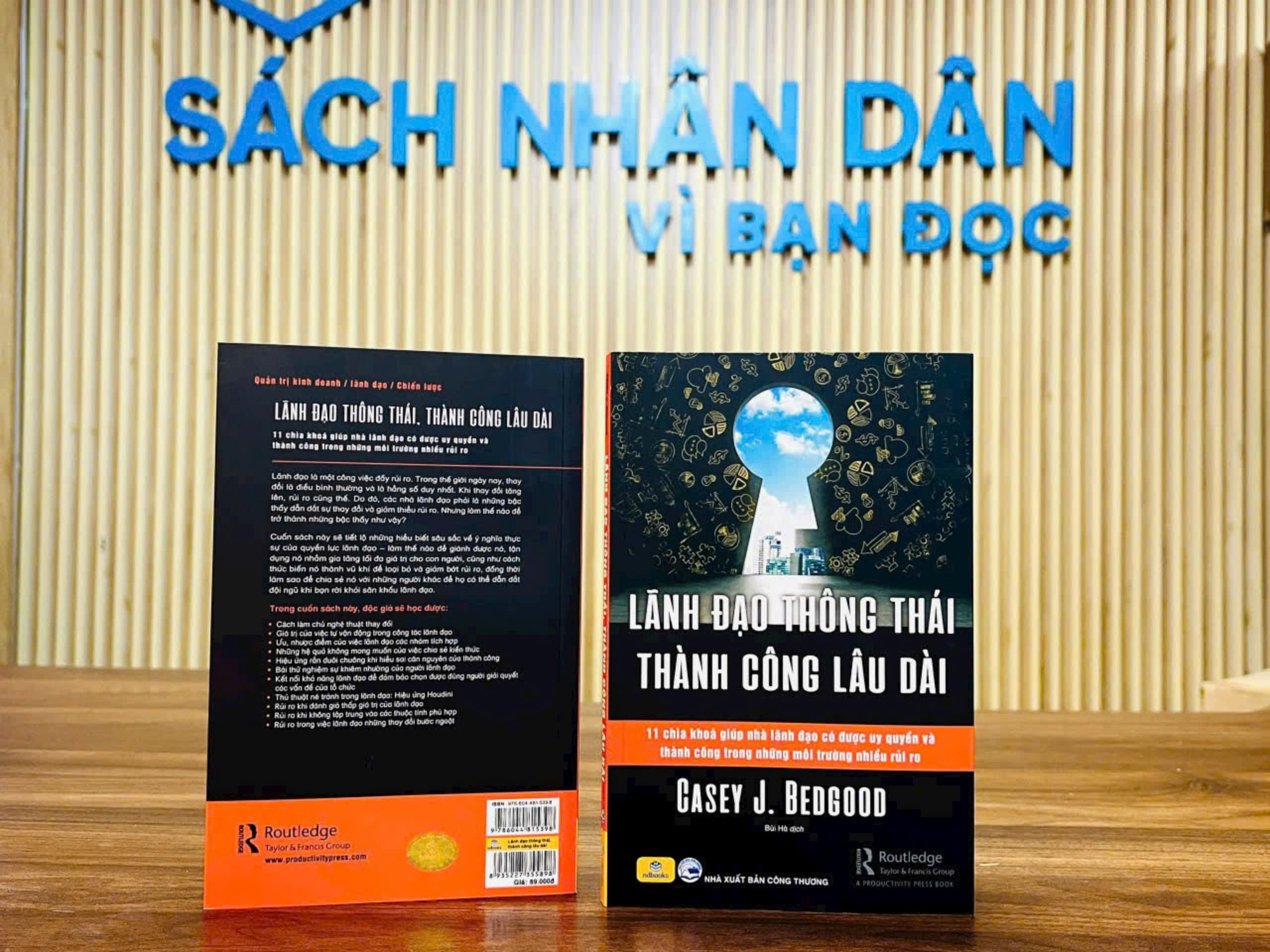 Sách - Lãnh Đạo Thông Thái Thành Công Lâu Dài - ndbooks