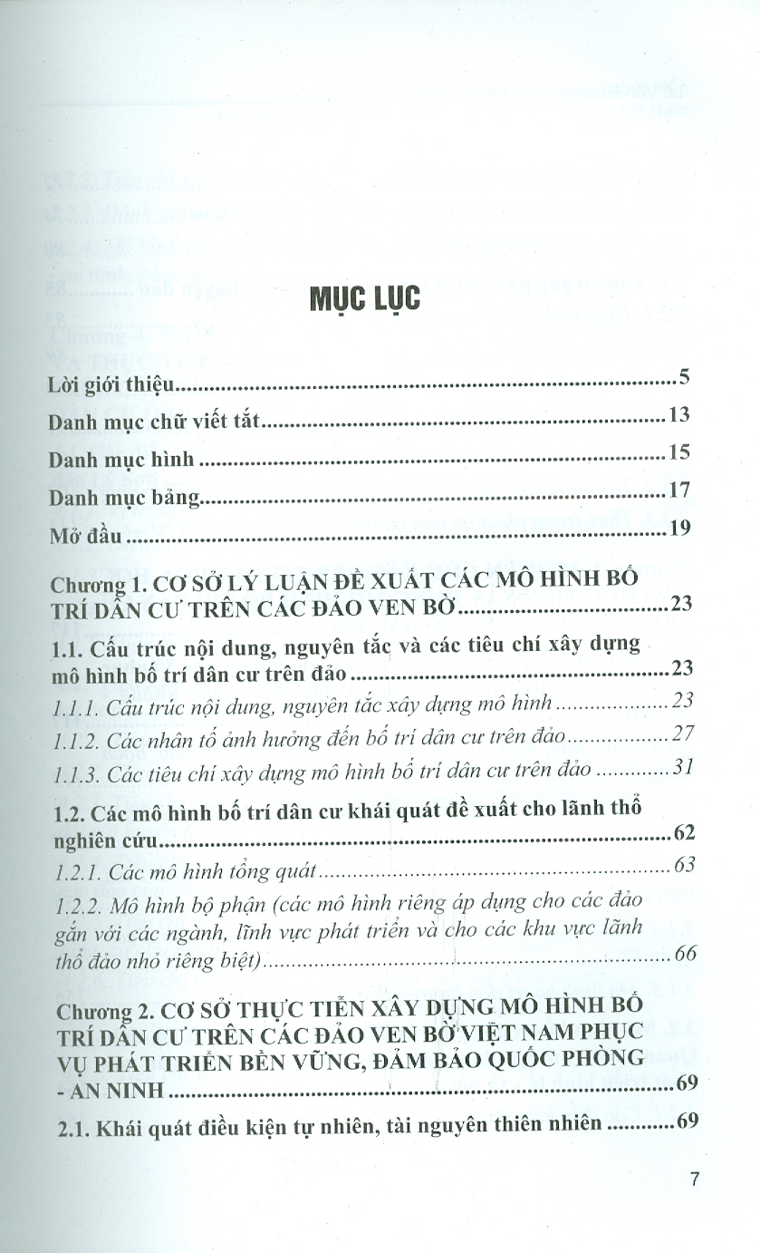 Mô Hình Bố Trí Dân Cư Phục Vụ Phát Triển Kinh Tế - Xã Hội Bền Vững Hệ Thống Đảo Ven Bờ Việt Nam (Bộ Sách Chuyên Khảo Biển Và Công Nghệ Biển) (Bìa Cứng)