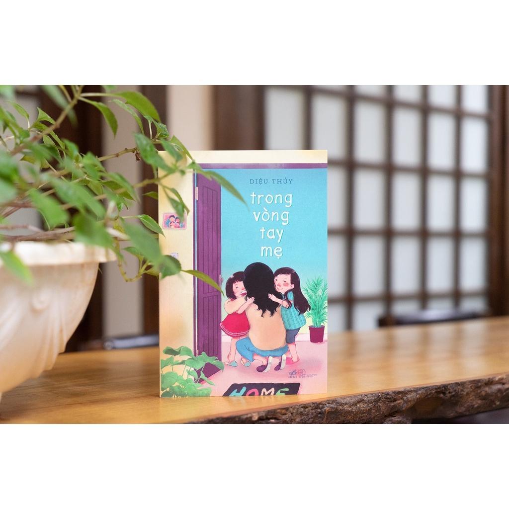 Trong vòng tay mẹ - Bản Quyền