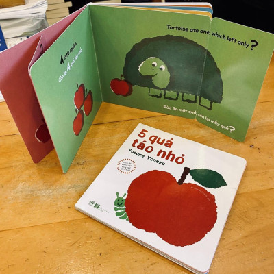 lật tương tác song ngữ 0-3 tuổi: 5 quả táo nhỏ (TB 2021) -  Bản Quyền