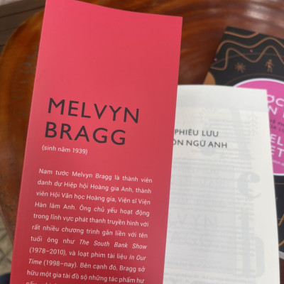 CUỘC PHIÊU LƯU CỦA NGÔN NGỮ ANH – Tiểu sử Anh ngữ từ năm 500 đến năm 2000 -