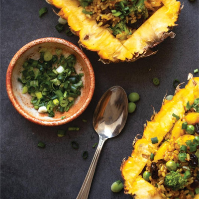 Về Nhà Ăn Cơm - 45 Công Thức Thuần Chay Cho Mâm Cơm Nhà Bạn (Tái Bản 2024)