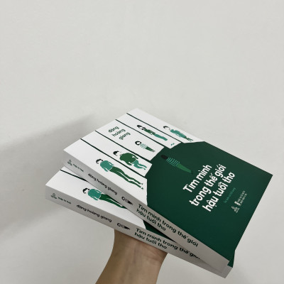 Sách Tìm mình trong thế giới hậu tuổi thơ (Tái bản có bổ sung)