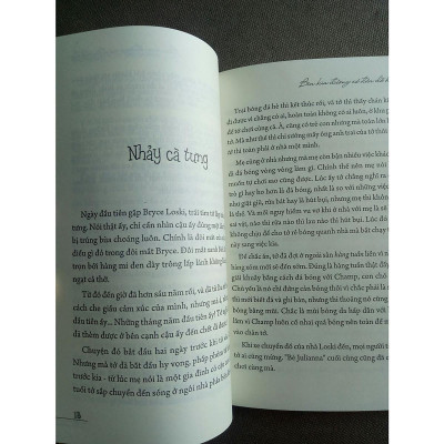 Sách - Bên Kia Đường Có Đứa Dở Hơi - NXB Phụ Nữ