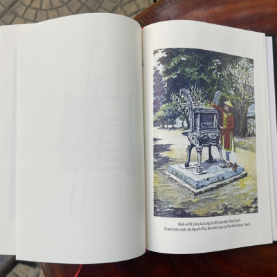 (Bìa cứng) LĂNG GIA LONG - Ấn phẩm thứ hai thuộc bộ sách “Huế kỳ bí”-  Léopold Cadière – MaiHaBooks – NXB Khoa Học Xã Hội