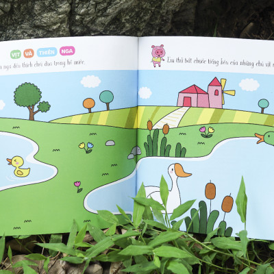 Sách bóc dán giúp trẻ phát triển nhận thức đầu đời - Cho trẻ từ 3 - 6 tuổi - Đinh Tị Books