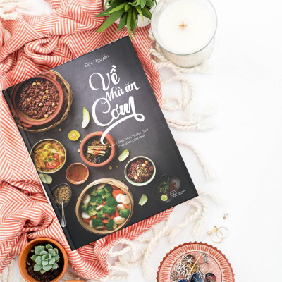 Cẩm Nang Nấu Ăn "Bỏ Túi": Về Nhà Ăn Cơm (40 Công Thức Thuần Chay Cho Mâm Cơm Nhà) - Tặng Kèm Bookmark Green Life