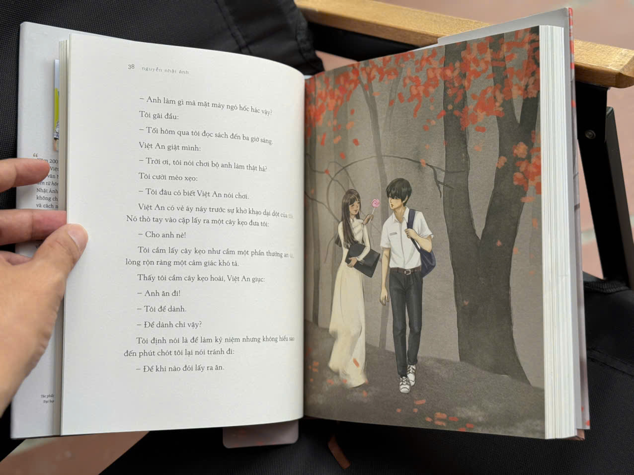 (Phiên Bản Màu Đặc Biệt Có Minh Họa) CÔ GÁI ĐẾN TỪ HÔM QUA - Nguyễn Nhật Ánh - NXB Trẻ