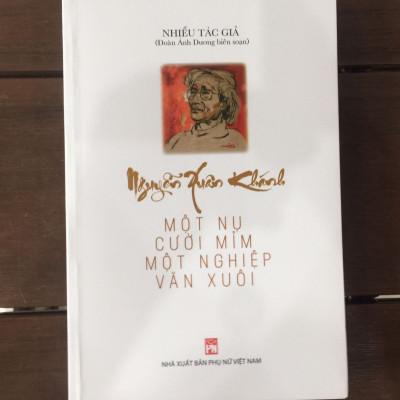 Nguyễn Xuân Khánh - Một nụ cười mỉm, một nghiệp văn xuôi