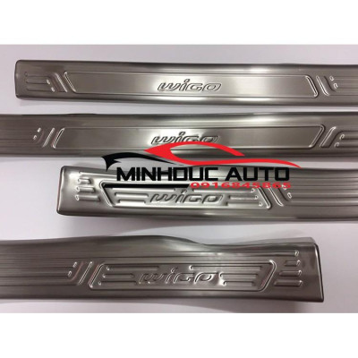 Bộ 4 Ốp bậc trong xe WIGO