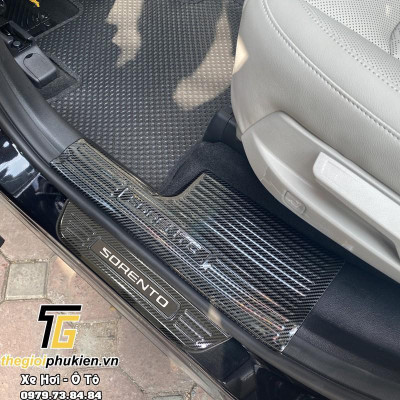 Bộ Ốp bậc cửa, Nẹp bước chân Kia Sorento 2021 vân Carbon