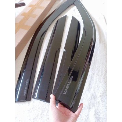 Vè che mưa Toyota Fortuner 2016-2022 hàng Thái Lan nên dày , có vi deo rivew sản phẩm