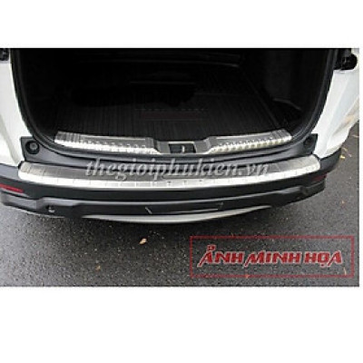 BỘ SẢN PHẨM Nẹp bước chân và ốp chống trầy cốp Toyota Fortuner 2017-2019 - Mẫu Inox
