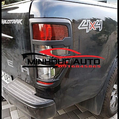Ốp viền đèn hậu xe Ford Ranger